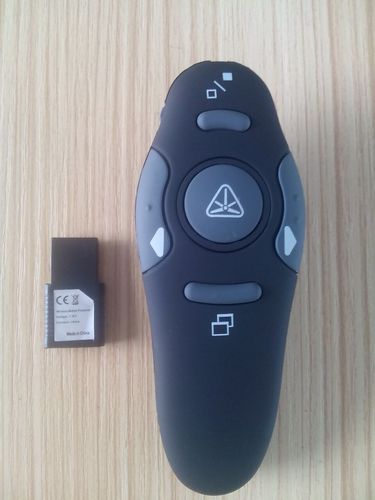 专业厂家直销2.4g无线简报器 翻页激光笔 ppt遥控笔 多功能翻页笔